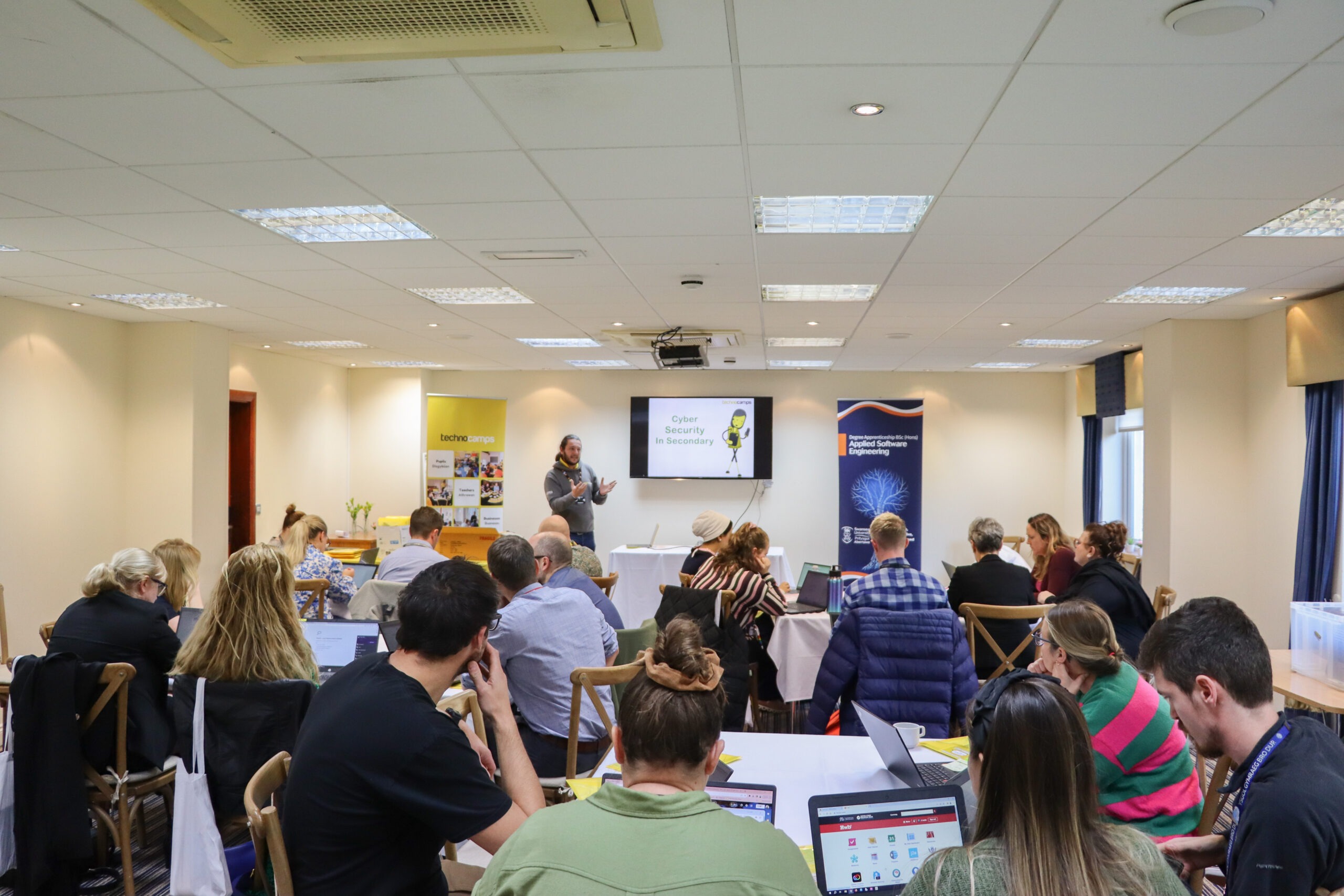 Featured image for “Technocamps USW Teacher Training Events: January to March 2025”